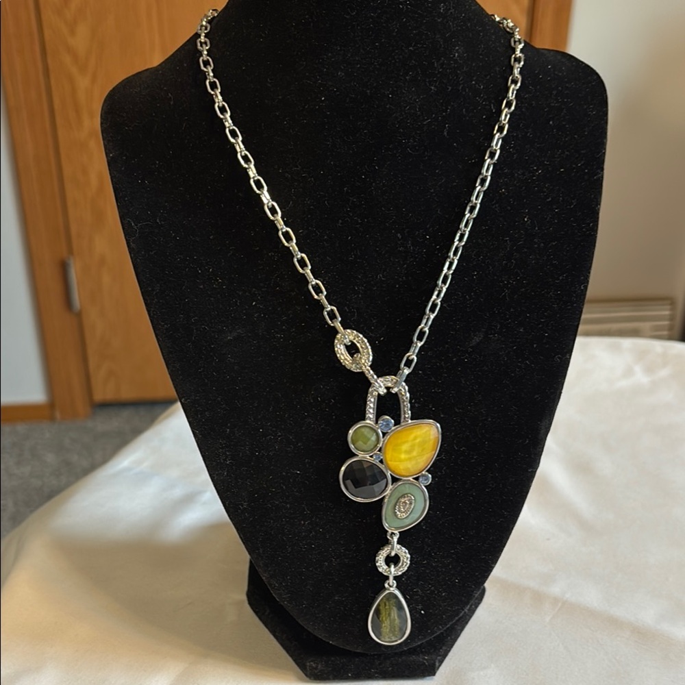 Elegant Multi-Color Pendant Necklace